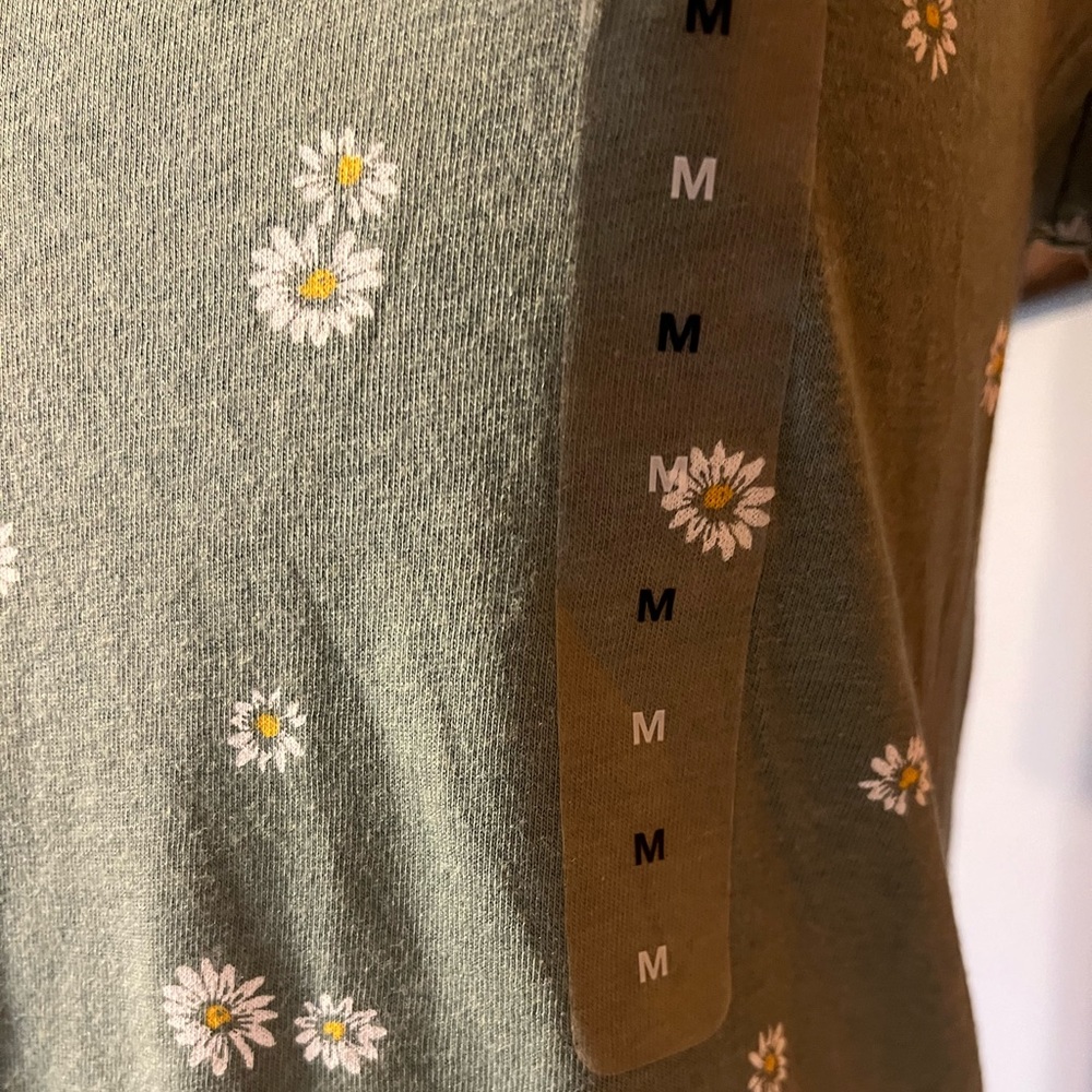 Gap factory favorite t-shirt lot - Picture 5 of 6
